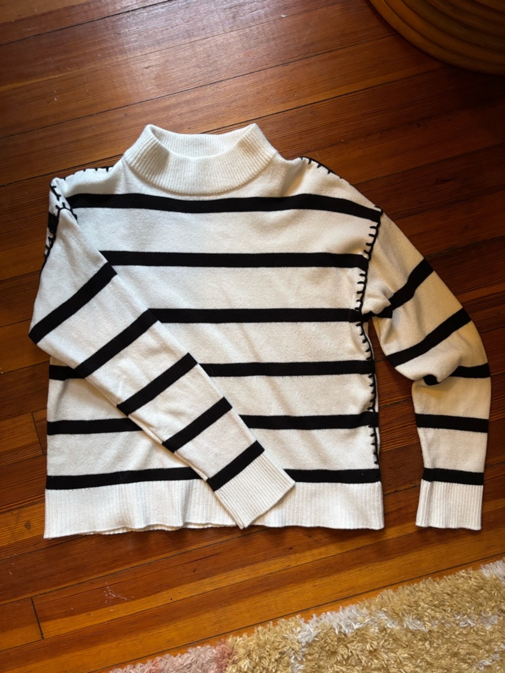 Tahari black & white striped mock neck sweater exposed stitching details size M